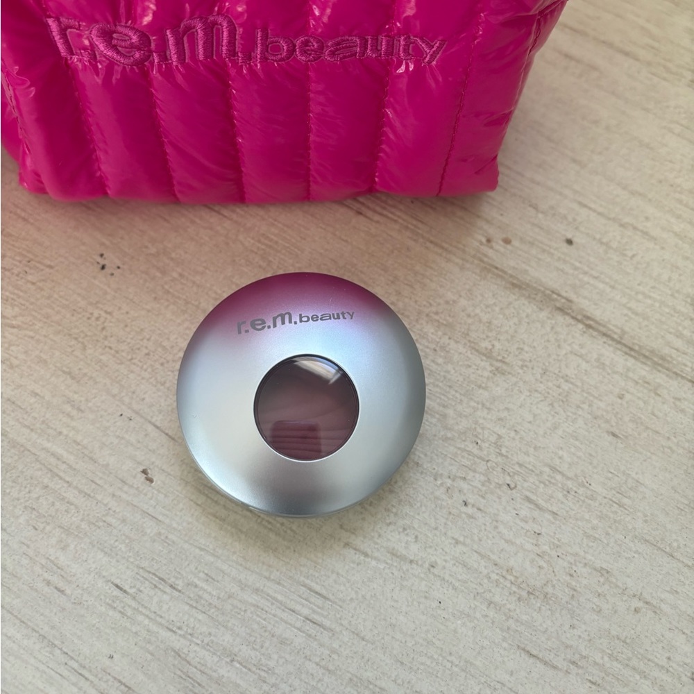 R.E.M. beauty hypernova Rose on Mars satin blush